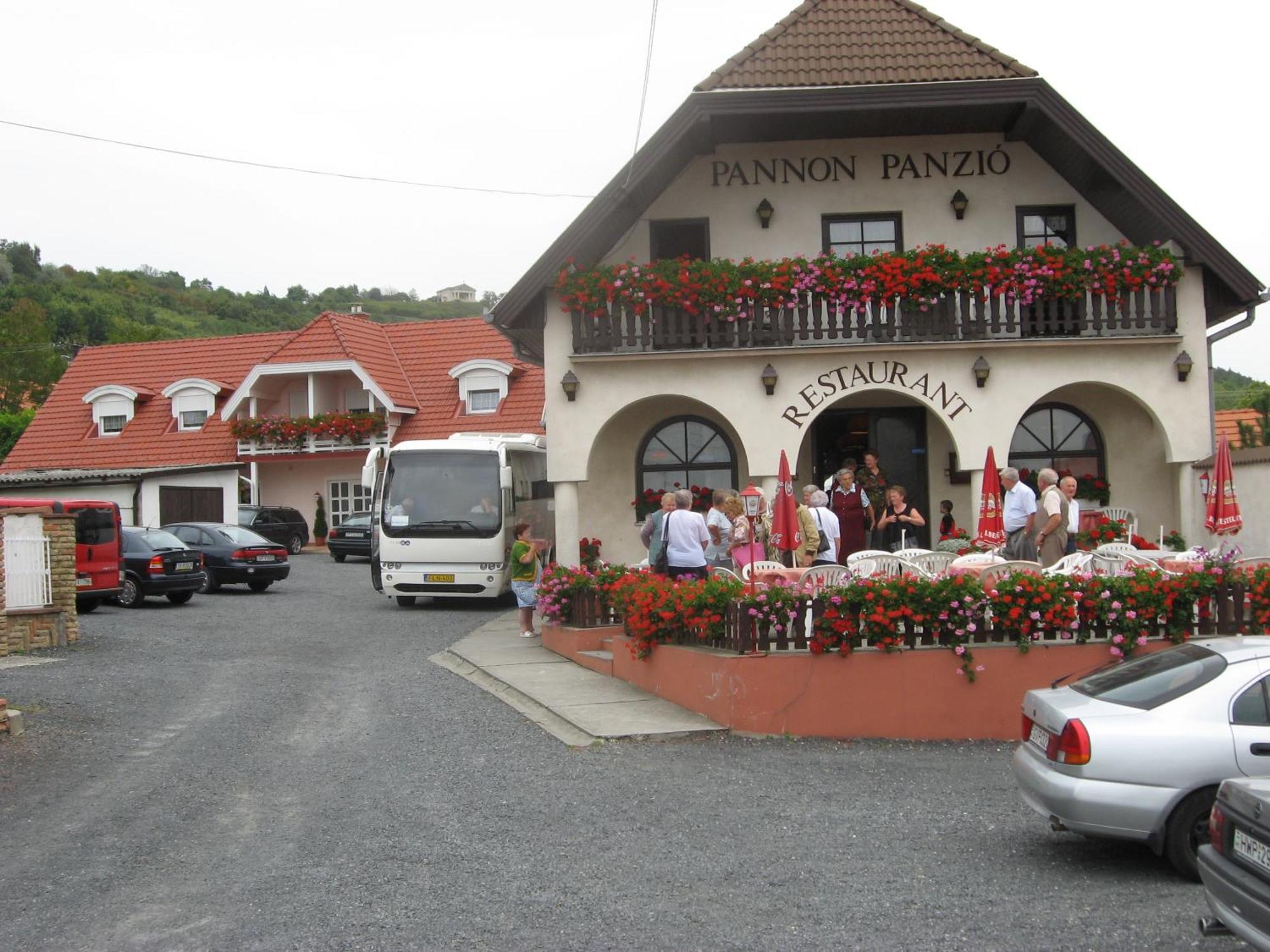 潘诺恩哈尔姆 Pannon Panzio Restaurant酒店 外观 照片